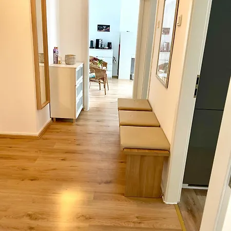 Apartment In Toller Lage In